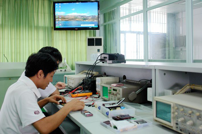 广州白云技师学院手机维修实训室