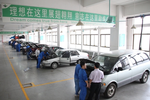 发动机实训场室