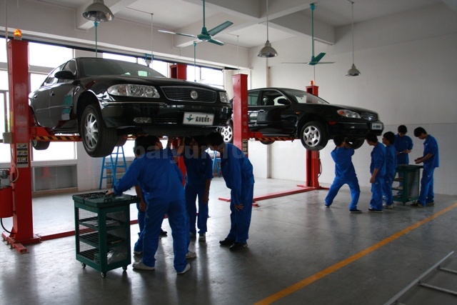 汽车底盘实训场室