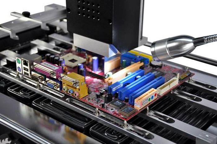 精密焊接实训室可做移动通信、物联网、互联网等大型设备电路板元器件拆装训练