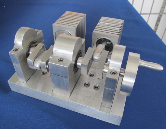 双缸曲柄连杆机构