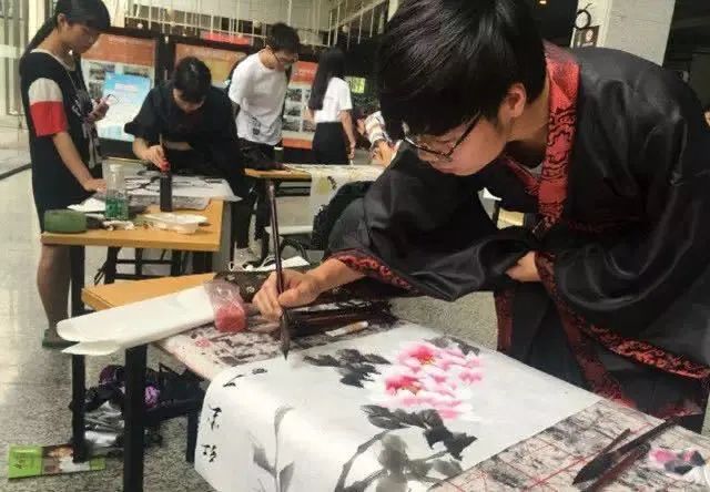 岭南现代技师学院文化创意学院学生活动
