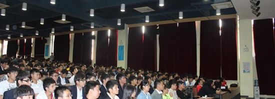 计算机系97级校友回校开展“APP新技术”讲座-广东技校排名网