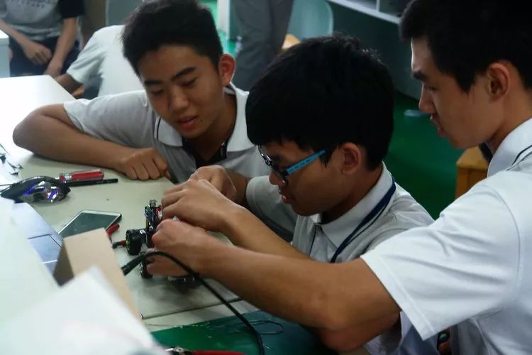 广州白云技校物联网教研室智能电子产品制作竞赛-广东技校排名网
