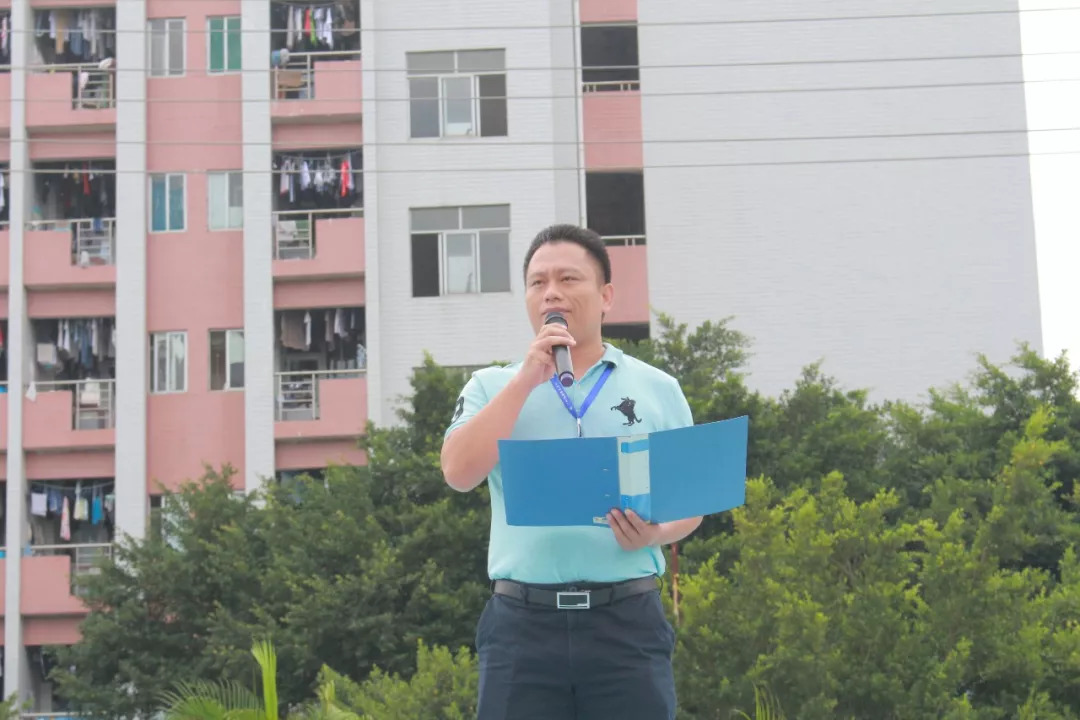 广州城建技校升旗仪式-广东技校排名网