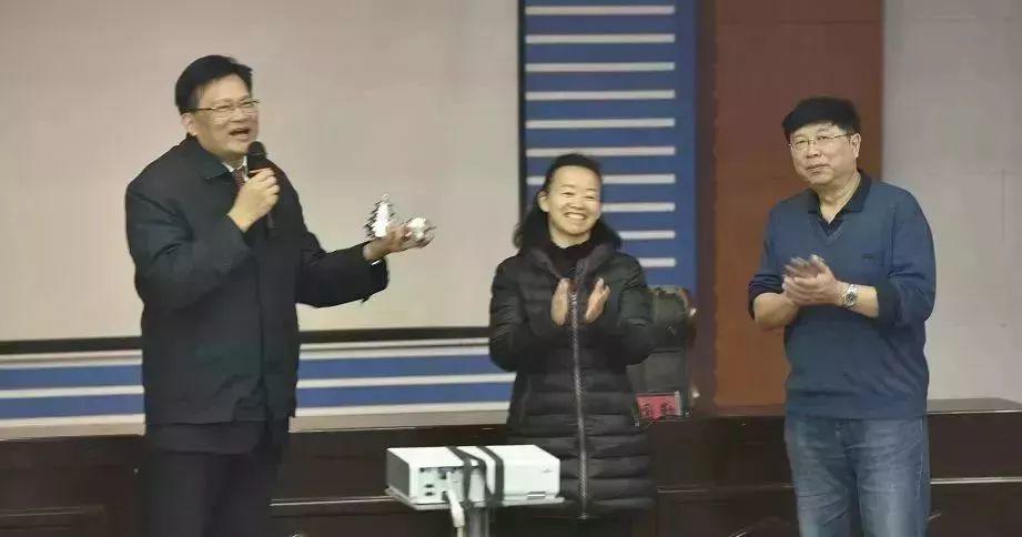 广州轻工技师学院手绘图