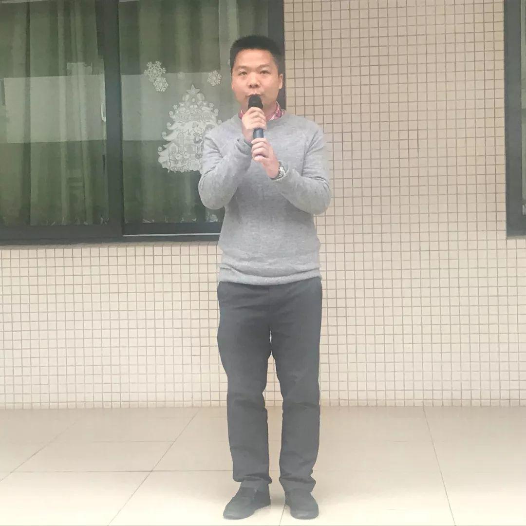 感恩是一种生存智慧，是做人的道德底线————汽车工程系第十四周早训