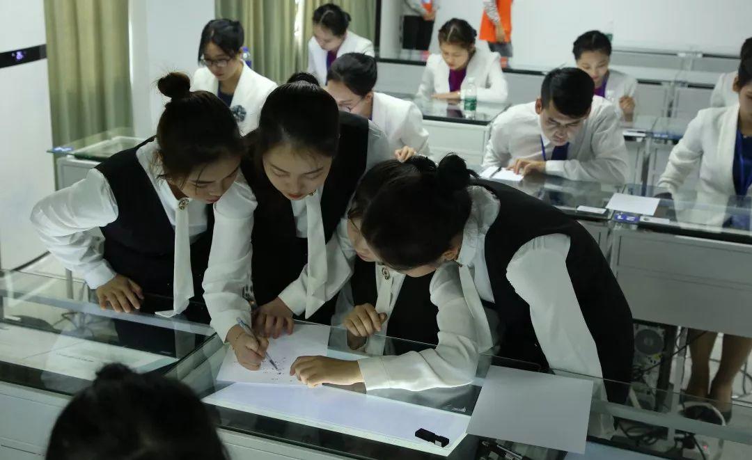精心办赛，实力登顶——深技师文秘小花勇夺省赛大奖！