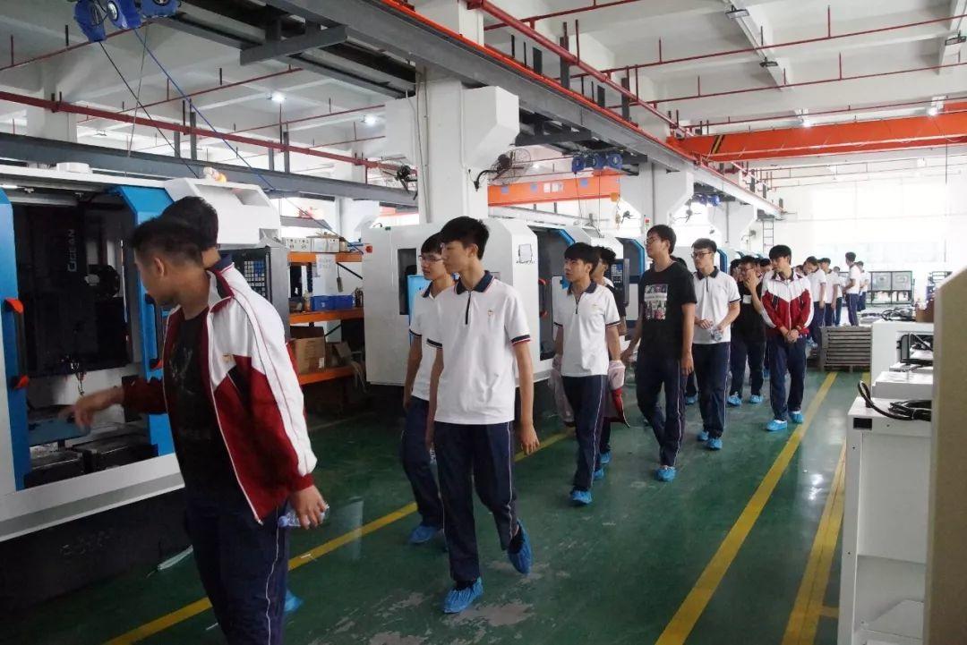 深化校企合作，强化校企优势互融