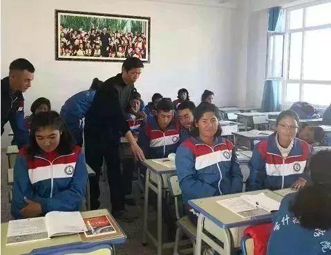 广州轻工技师学院手绘图