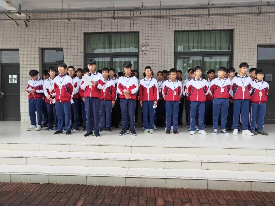 感恩是一种生存智慧，是做人的道德底线————汽车工程系第十四周早训