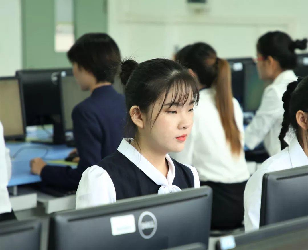 精心办赛，实力登顶——深技师文秘小花勇夺省赛大奖！
