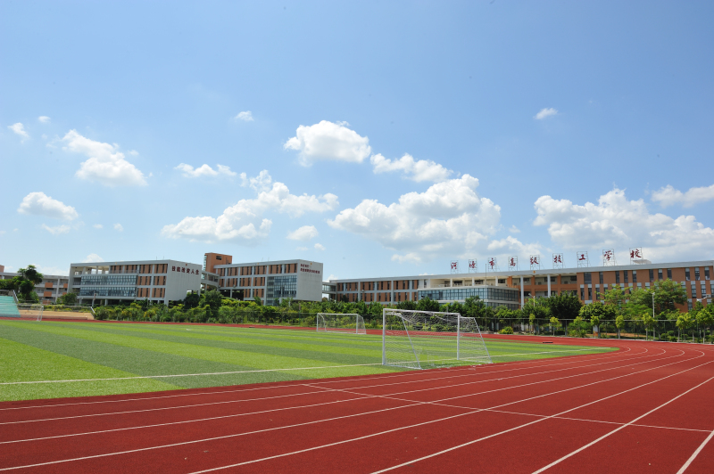 校园风光 ・您当前位置:・首 页 ・学校概况 ・校园风光