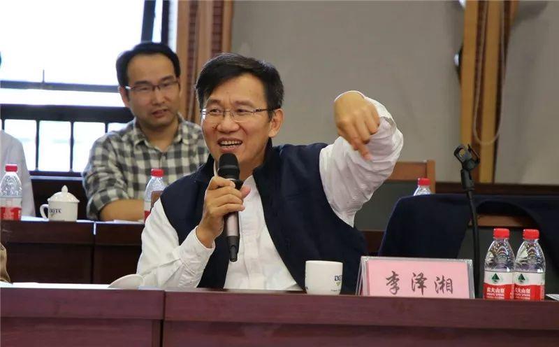 「迈向工业4.0」新工科教育教学暨第二届机器人学院与创新人才培养研讨会在我院成功举行