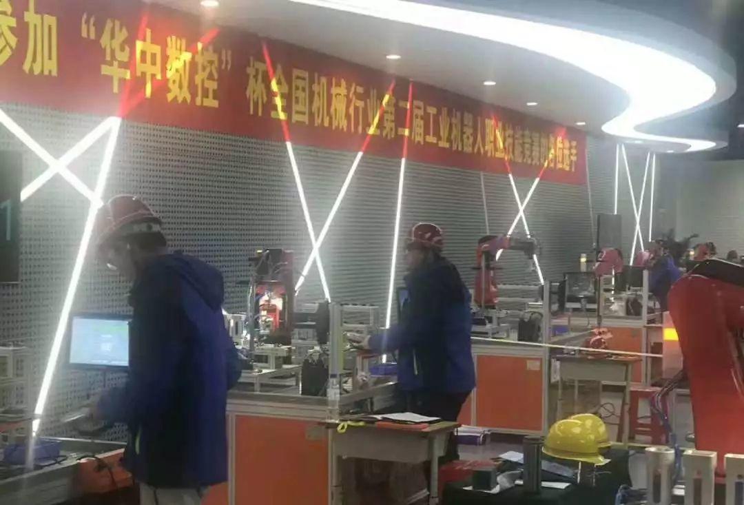 我们去了一趟沈阳，拿了十个奖回来！