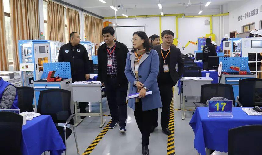 我院教师在全国工业机器人大赛中荣获一等奖！