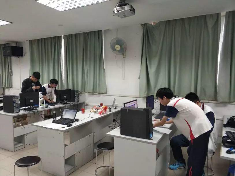 喜讯:信息系学生获市计算机组装组网比赛一等奖！