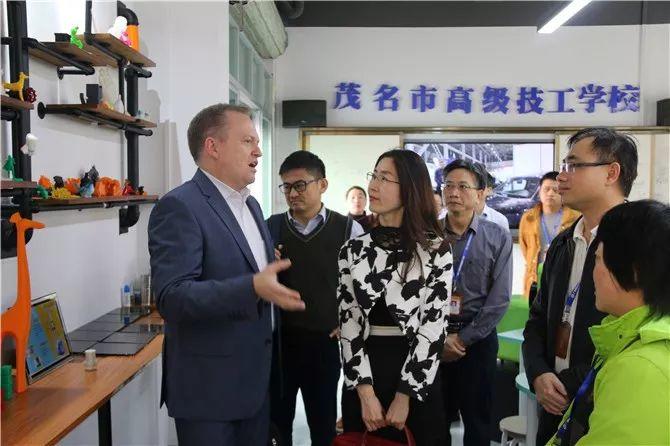 巴斯夫全球副总裁严培德一行莅临我校参观考察