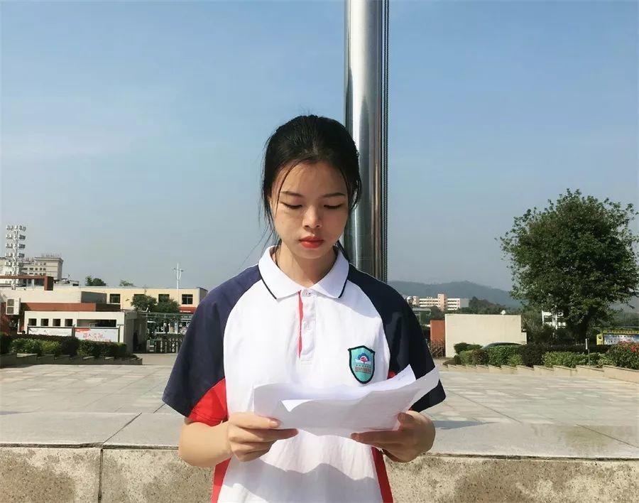 纯粹而认真的黄婉倩——信息技术产业系优秀学生专访