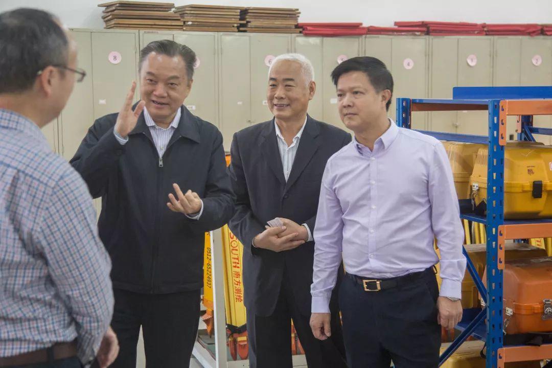 省人社厅陈奕威厅长一行莅临我院视察