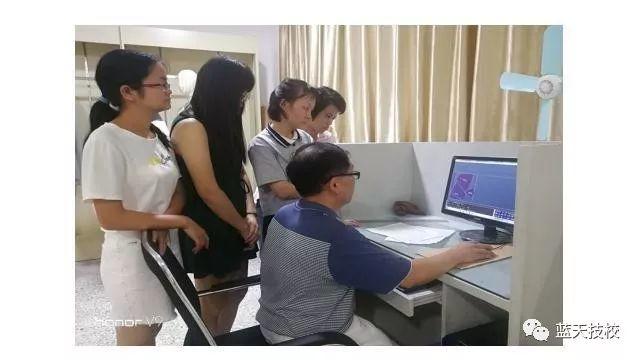 我校杨海峰服装技能大师工作室精英人才培养成果显著