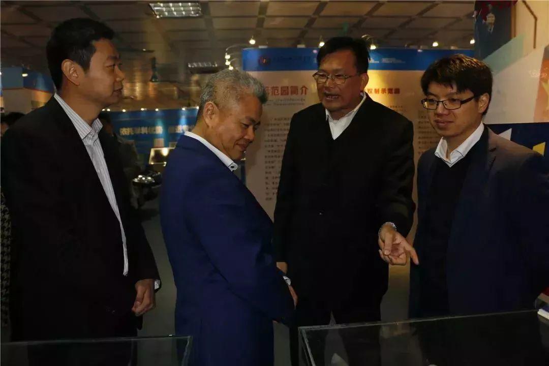 全力创建中德西门子国际学院 培养具有国际视野高技能人才——西门子（中国）有限公司吴永新执行副总裁一行莅临广东机械考察调研