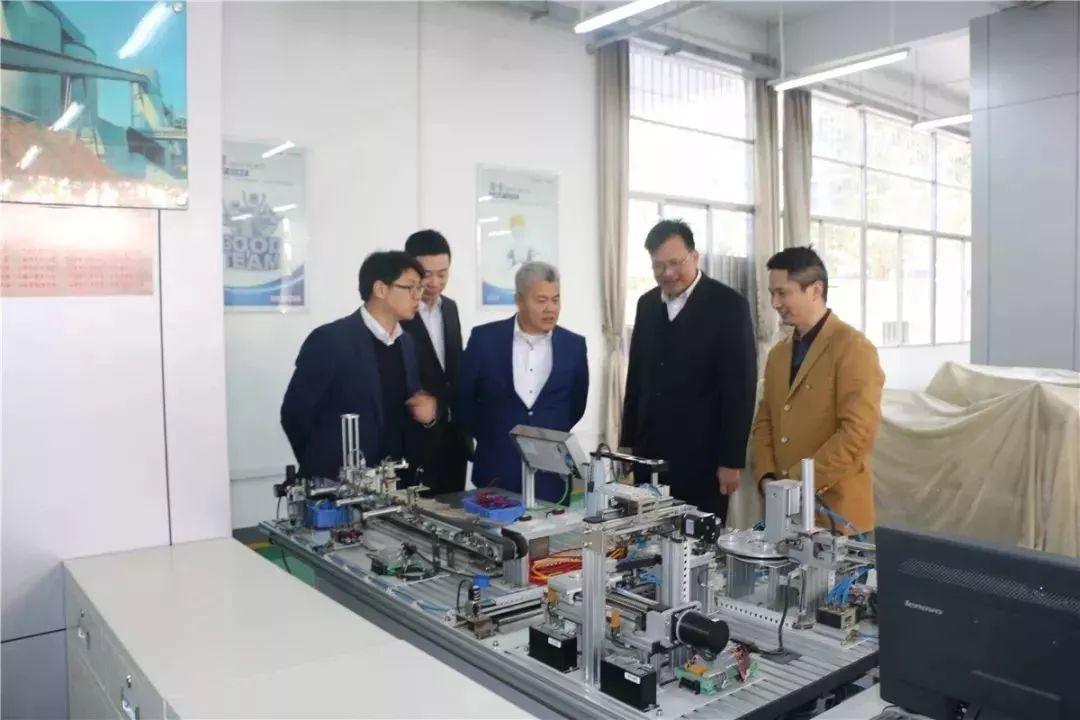 全力创建中德西门子国际学院 培养具有国际视野高技能人才——西门子（中国）有限公司吴永新执行副总裁一行莅临广东机械考察调研