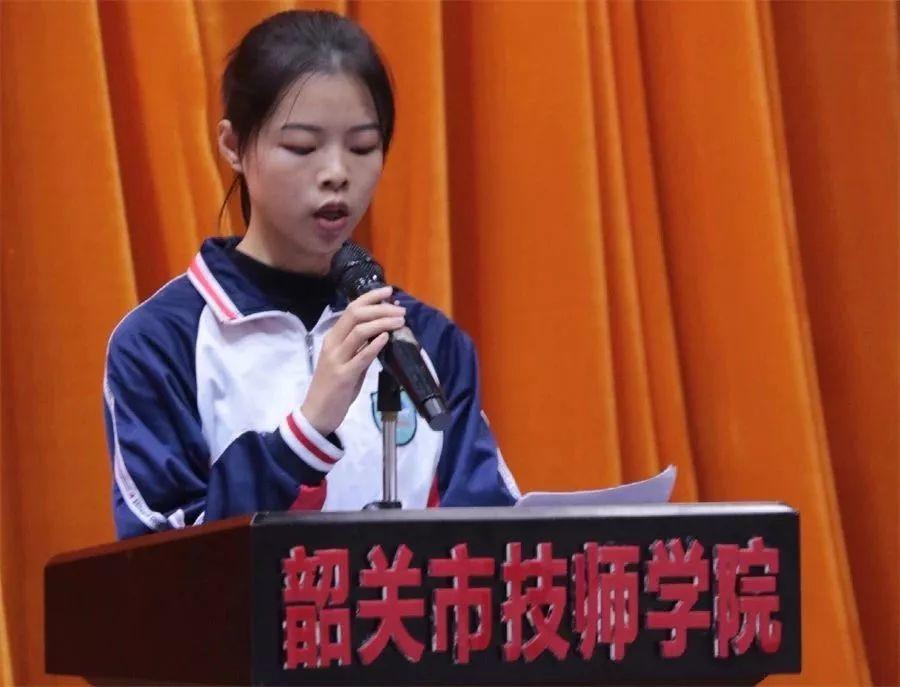 纯粹而认真的黄婉倩——信息技术产业系优秀学生专访