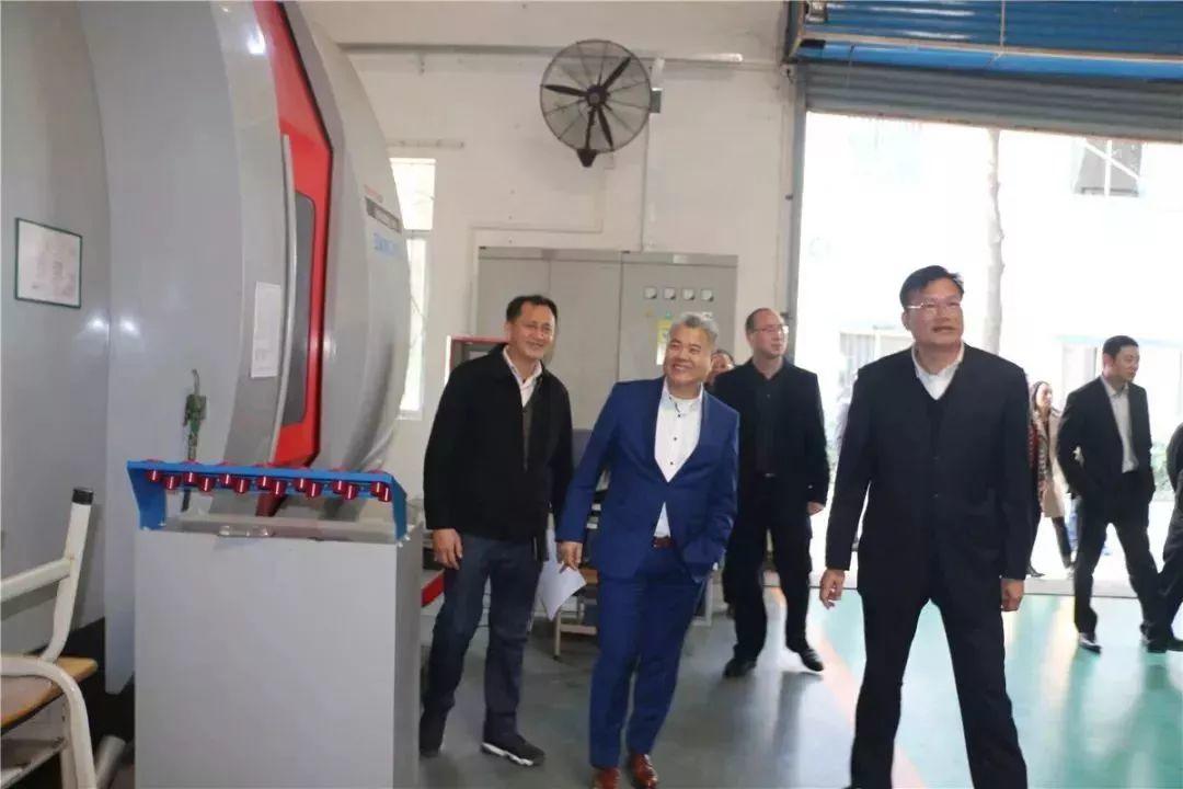 全力创建中德西门子国际学院 培养具有国际视野高技能人才——西门子（中国）有限公司吴永新执行副总裁一行莅临广东机械考察调研