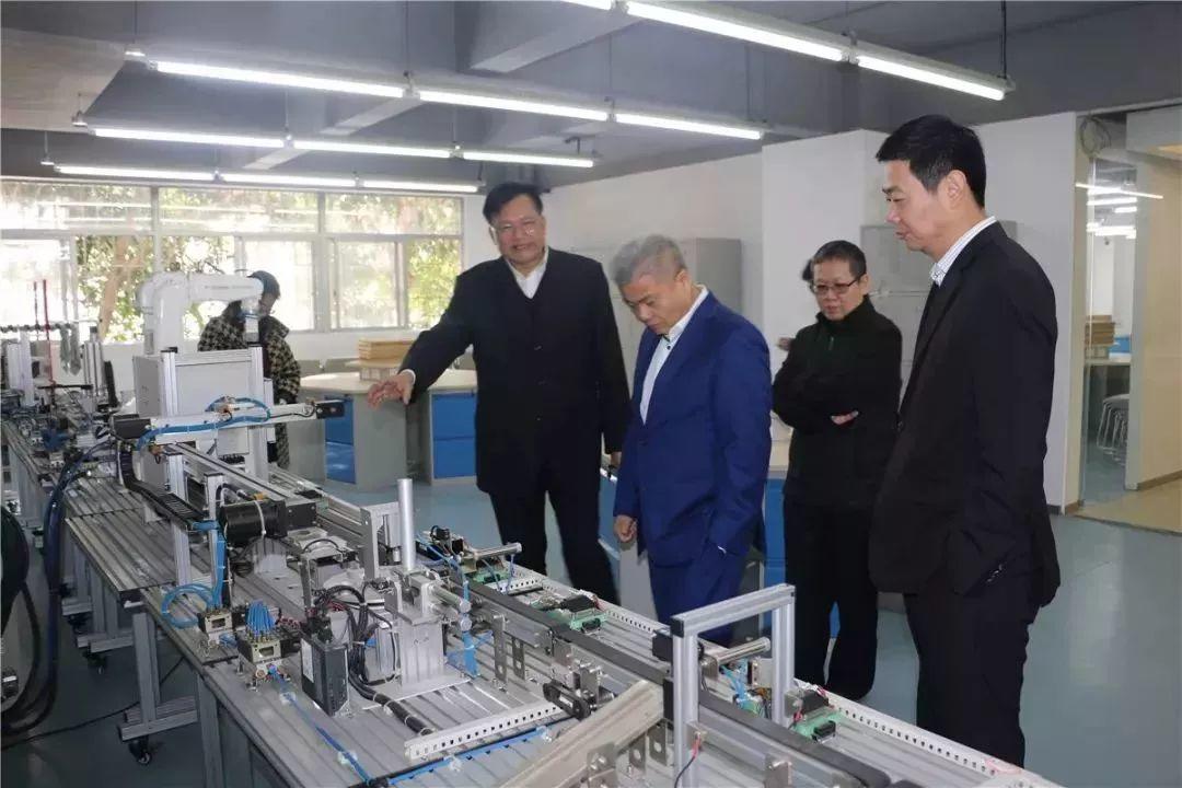 全力创建中德西门子国际学院 培养具有国际视野高技能人才——西门子（中国）有限公司吴永新执行副总裁一行莅临广东机械考察调研