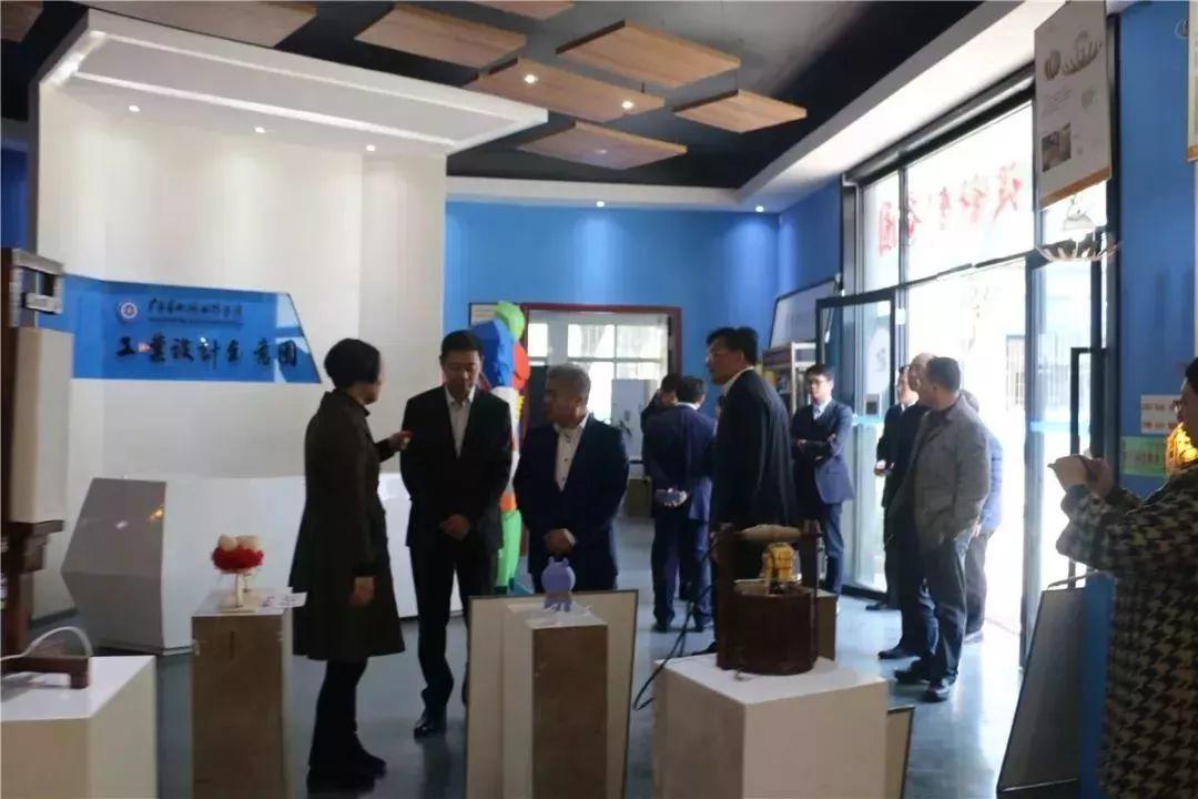 全力创建中德西门子国际学院 培养具有国际视野高技能人才——西门子（中国）有限公司吴永新执行副总裁一行莅临广东机械考察调研