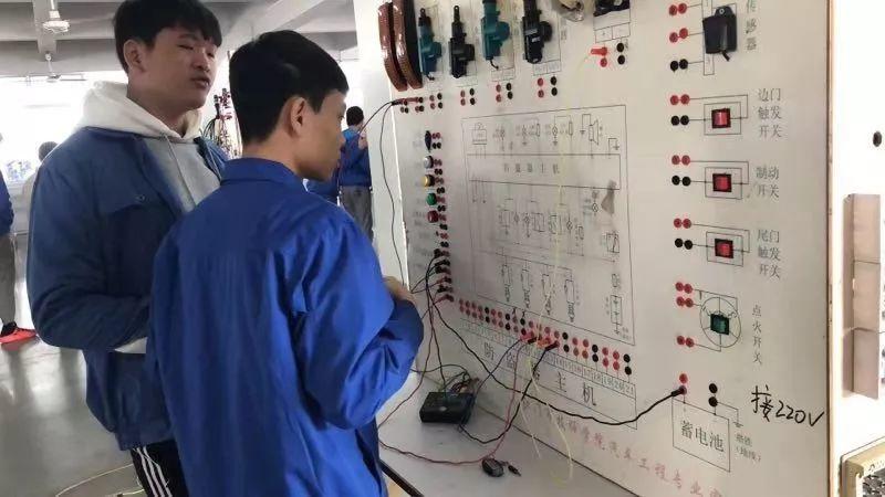 资源整合、科学布局——汽车工程系工学一体教学场地优化升级