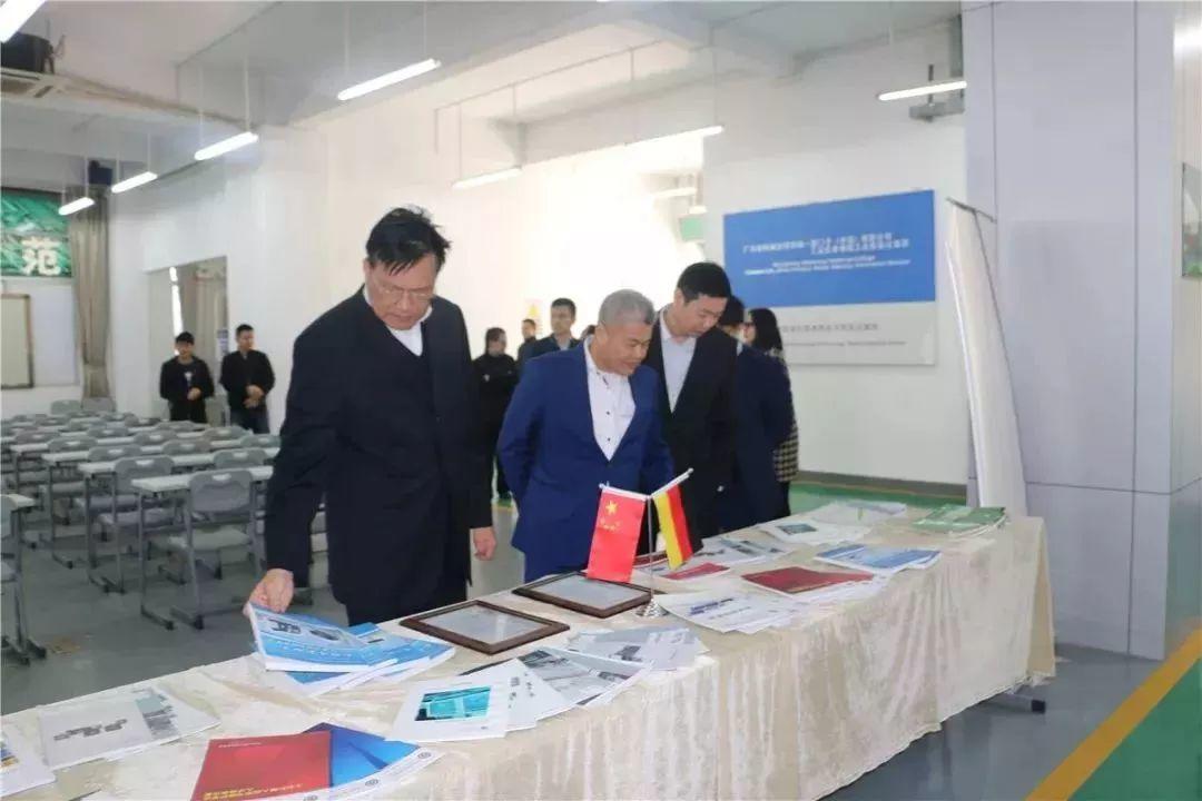 全力创建中德西门子国际学院 培养具有国际视野高技能人才——西门子（中国）有限公司吴永新执行副总裁一行莅临广东机械考察调研