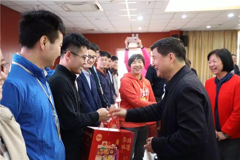 坚持决战意识 打好接下来每场硬仗——广州工贸召开第45届世赛集训工作座谈会