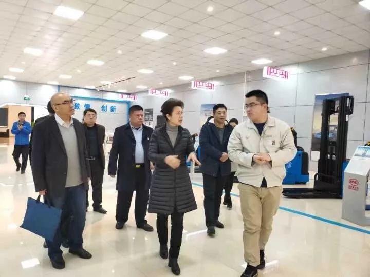 市人社局局长钟曦一行到企业调研-广东技校排名网