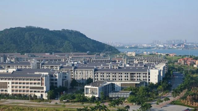 好看!广东职业技术学院校园实拍美照-广东技校排名网
