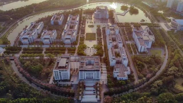 深圳信息职业技术学院,广东专科院校排第一?-广东技校排名网