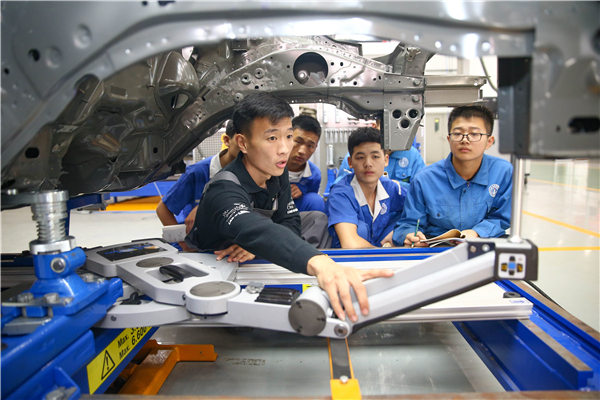 佛山市高中毕业选什么专业-佛山大专哪些专业好-广东技校排名网