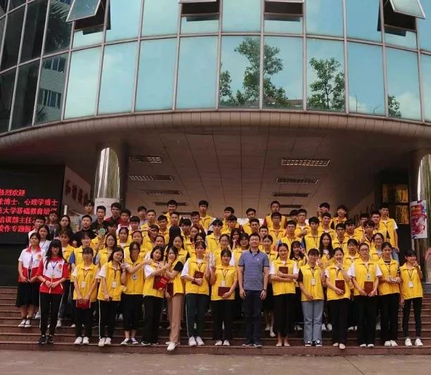 广东省轻工业技师学院校学生会欢迎你的加入！