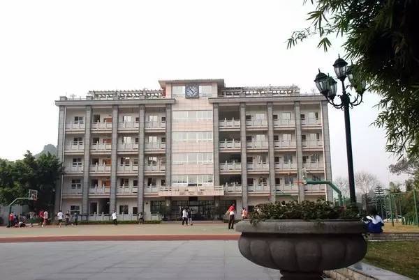 广东省科技职业技术学校是公立还是私立-广东技校排名网
