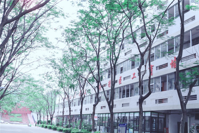 深圳市华夏技工学校面积多大-广东技校排名网