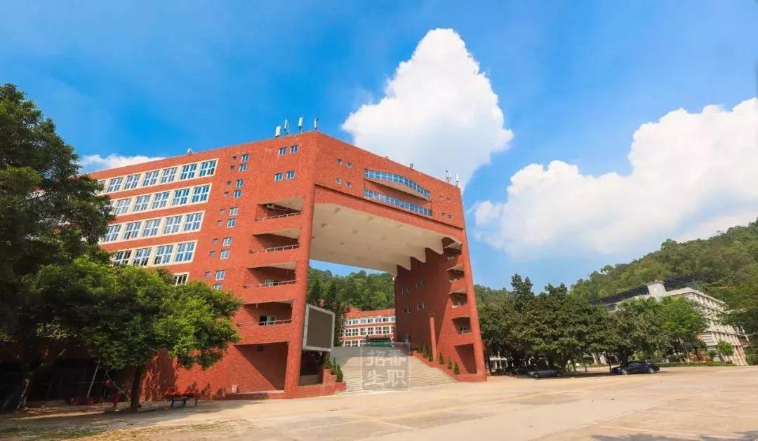 广州市番禺区职业技术学校(番禺区)面积多大-广东技校排名网