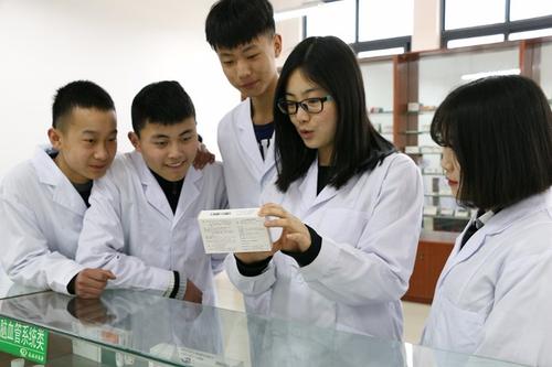 深圳有哪些职校读医的-广东技校排名网