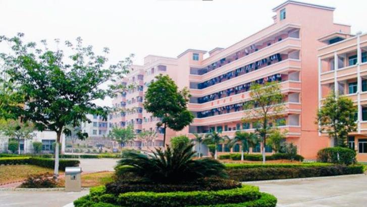 广州市花都区理工职业技术学校校园环境照片-广东技校排名网