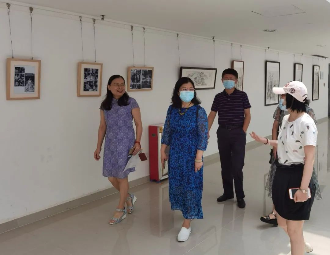 广州市贸易职业高级中学承故鼎新之旅第二站参观广东省博物馆-广东技校排名网