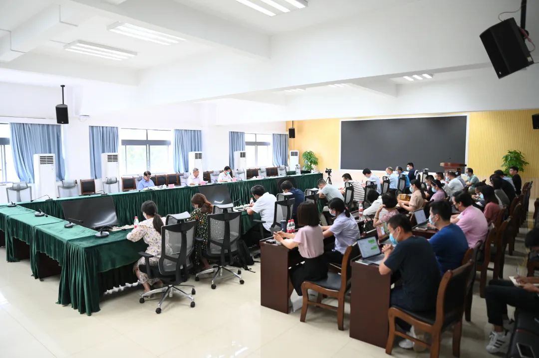 广州新华学院召开学习传达贯彻落实全省疫情防控工作电视电话会议精神专题会议-广东技校排名网