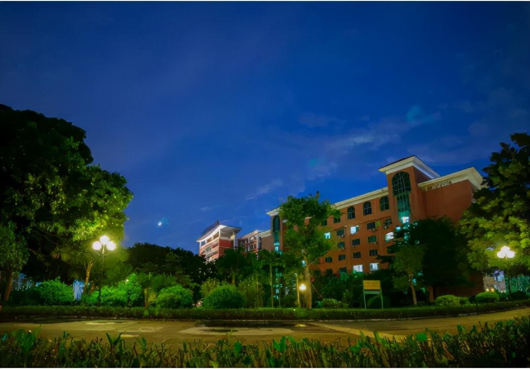 广东行政职业学院（附专业设置）-广东技校排名网