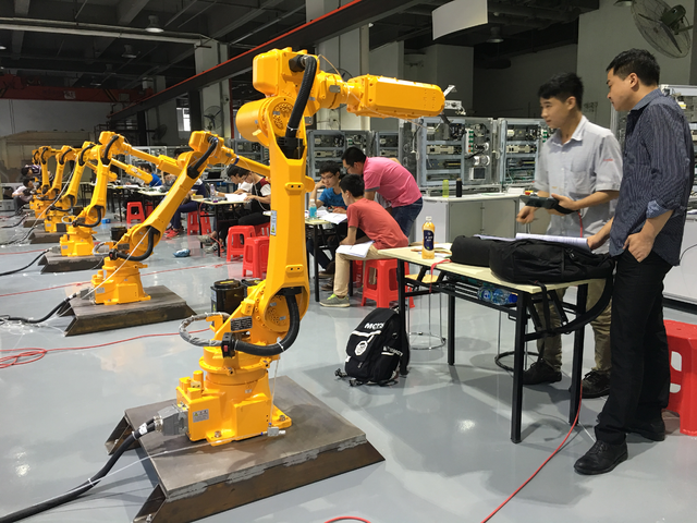 广东技校哪个学校机器人专业更好-广东技校排名网