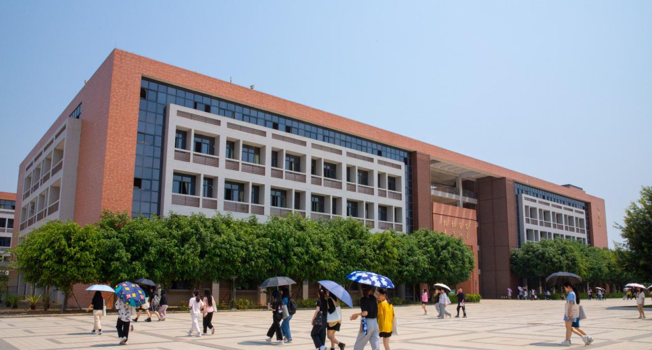 湛江幼儿师范专科学校（附校园环境）-广东技校排名网