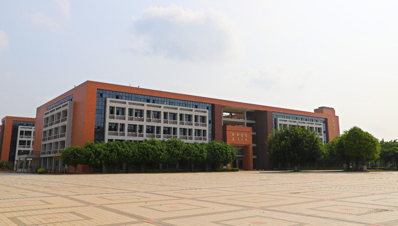 湛江幼儿师范专科学校（附校园环境）-广东技校排名网